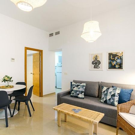 Apartamentos Diaber San Leandro Севілья Екстер'єр фото